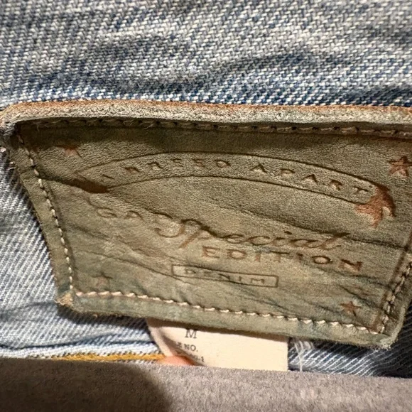 Vintage GAP Light Blue Denim Jacket - Picture 2 of 3